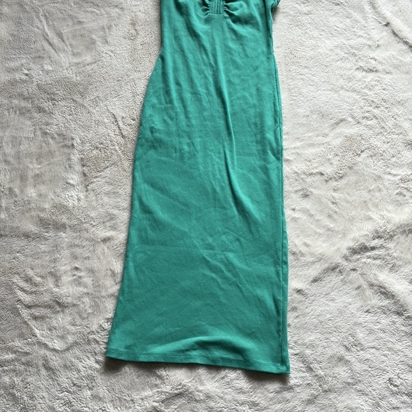 Nine West Teal Halter Maxi Dress |Flowy Summer Vacation & Wedding Guest Look - Picture 4 of 9